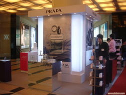 商場(chǎng)展柜與展示道具 設(shè)計(jì)、制作與維護(hù)全流程解析